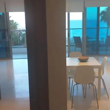 Horizon Luxury At Finikoudes Beach 302 * Larnaca