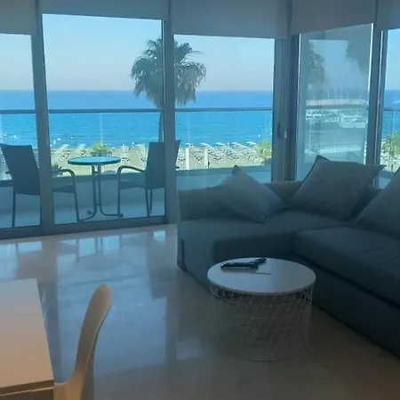 Horizon Luxury At Finikoudes Beach 302 *