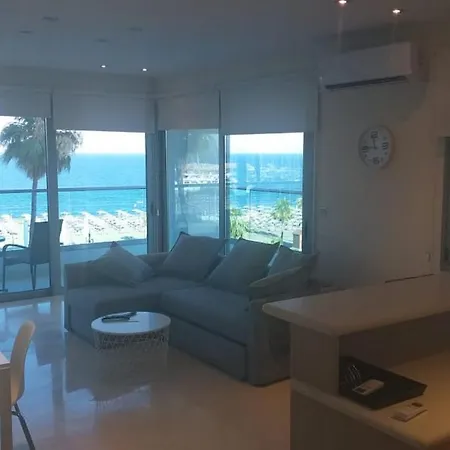 Lägenhet Horizon Luxury At Finikoudes Beach 302 Larnaca