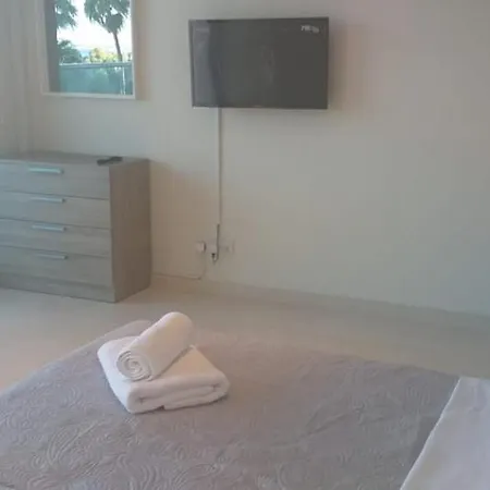 Lägenhet Horizon Luxury At Finikoudes Beach 302
